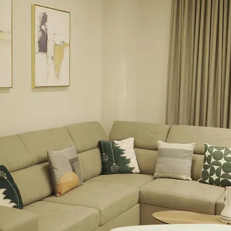 アパートホテル Sketch ドゥラス