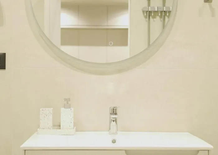 アパートホテル Sketch ドゥラス