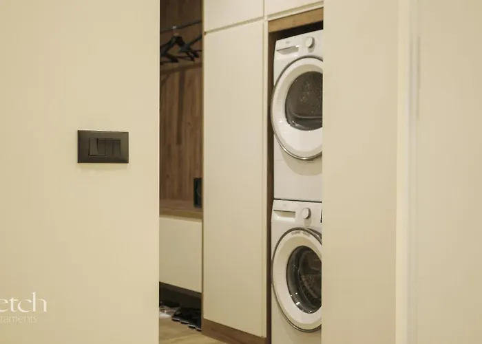 アパートホテル Sketch ドゥラス